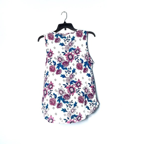 NWT STYLE & CO White Floral Sleeveless V Neck Top - Picture 4 of 5